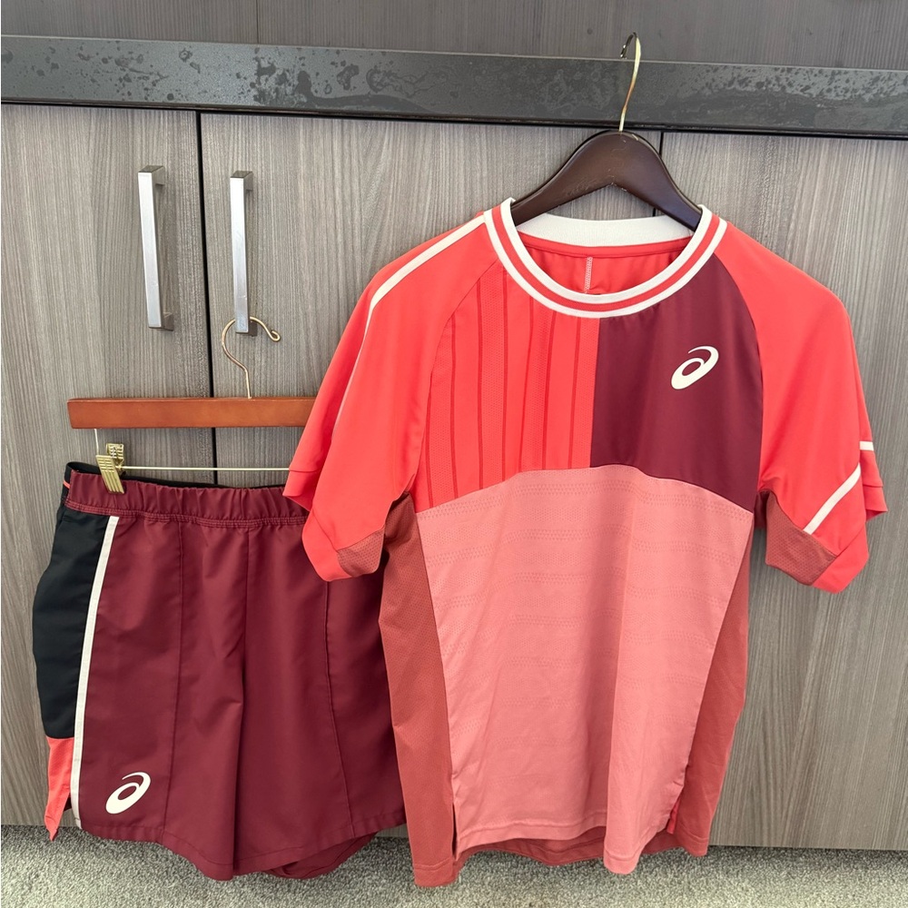 🚨Asics Men’s Tennis Tee & Shorts - 2023 Outfit - Men’s Medium🚨